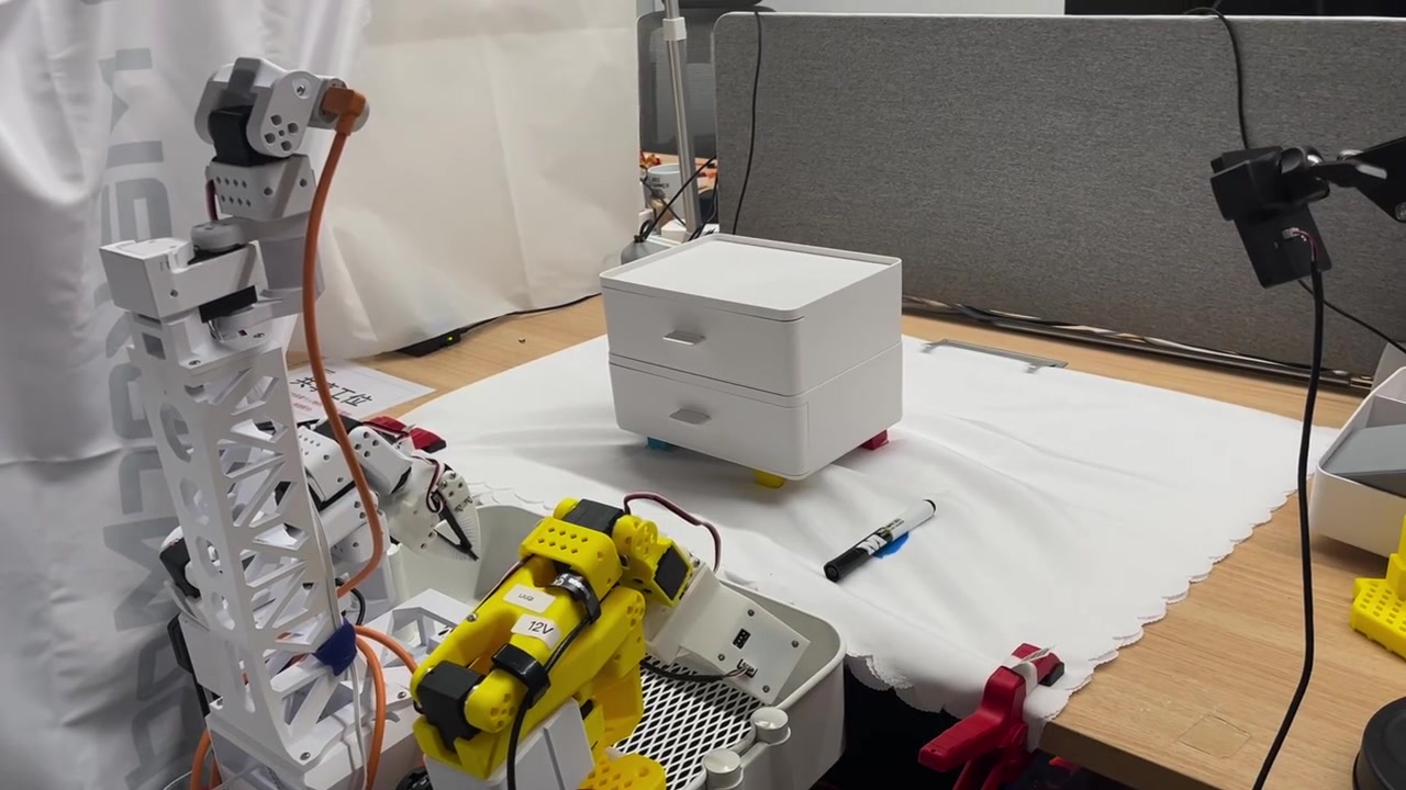 Xlerobot smolvla 机械臂封面